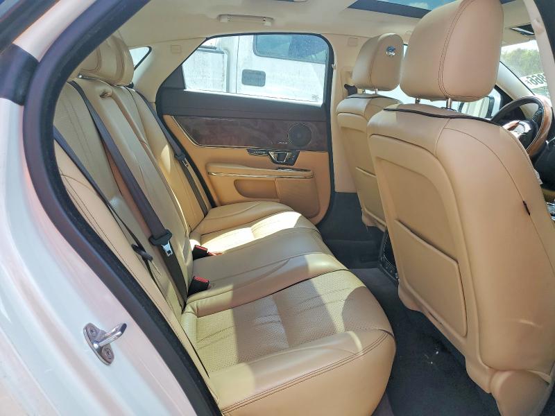 Photo 10 from auction – 2018 JAGUAR XJ with VIN SAJWJ1CD5J8W13909