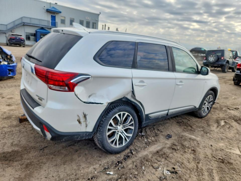 Photo 3 from auction – 2018 MITSUBISHI OUTLANDER with VIN JA4JZ3AX1JZ604039