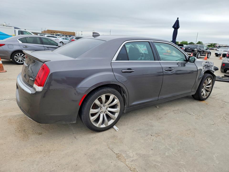 Photo 3 from auction – 2019 CHRYSLER 300 with VIN 2C3CCAAG0KH590547