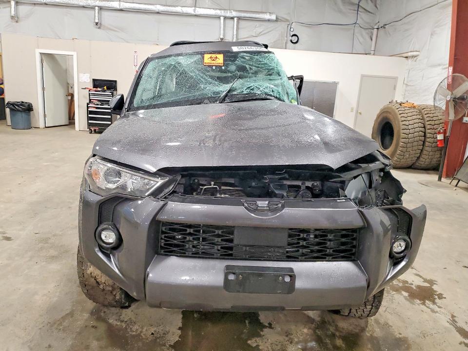 Photo 5 from auction – 2022 TOYOTA 4RUNNER with VIN JTENU5JR0N6027185