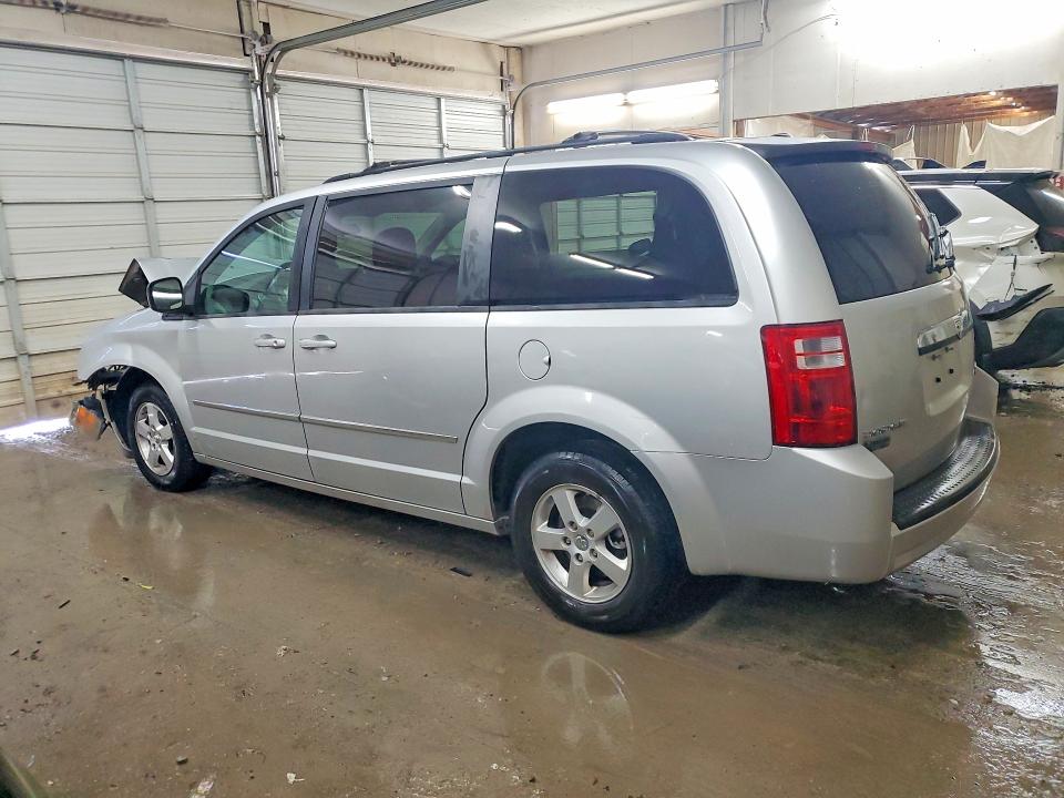 Фото 2 с аукциона – 2010 DODGE GRAND CARAVAN с VIN 2D4RN5D11AR475689