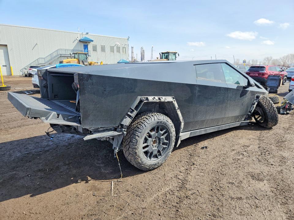 Photo 3 from auction – 2024 TESLA CYBERTRUCK with VIN 7G2CEHEE7RA046855