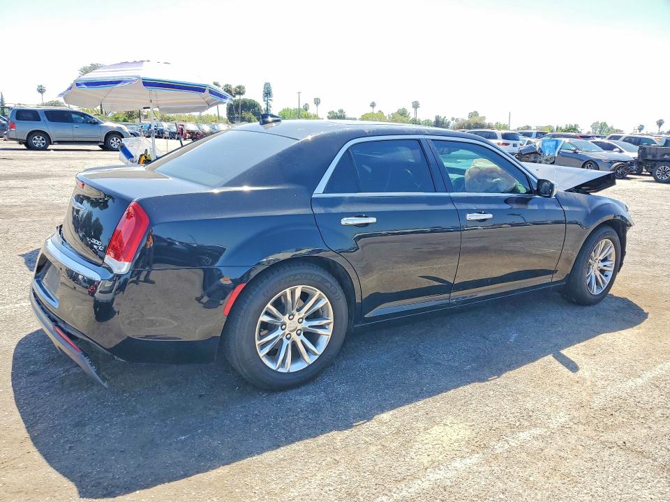 Foto 3 de la subasta – 2016 CHRYSLER 300C con VIN 2C3CCAEG7GH105824