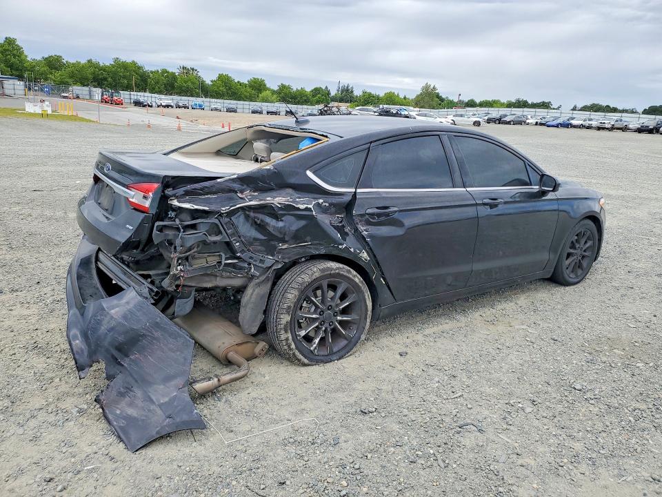 Photo 3 from auction – 2017 FORD FUSION with VIN 3FA6P0H77HR308159