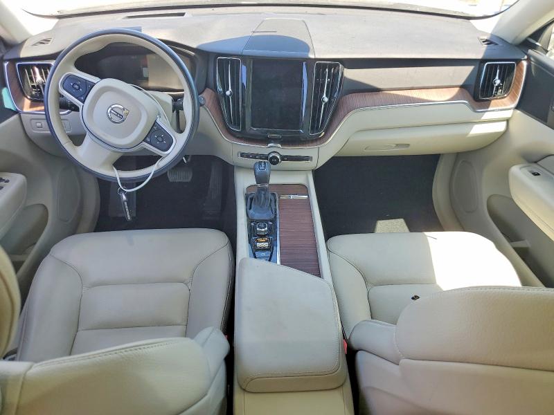 Photo 8 from auction – 2021 VOLVO XC60 with VIN YV4102DK3M1794369