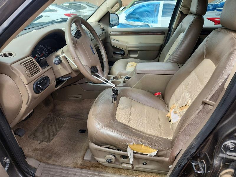 Photo 7 from auction – 2005 FORD EXPLORER with VIN 1FMZU74K25UA38843