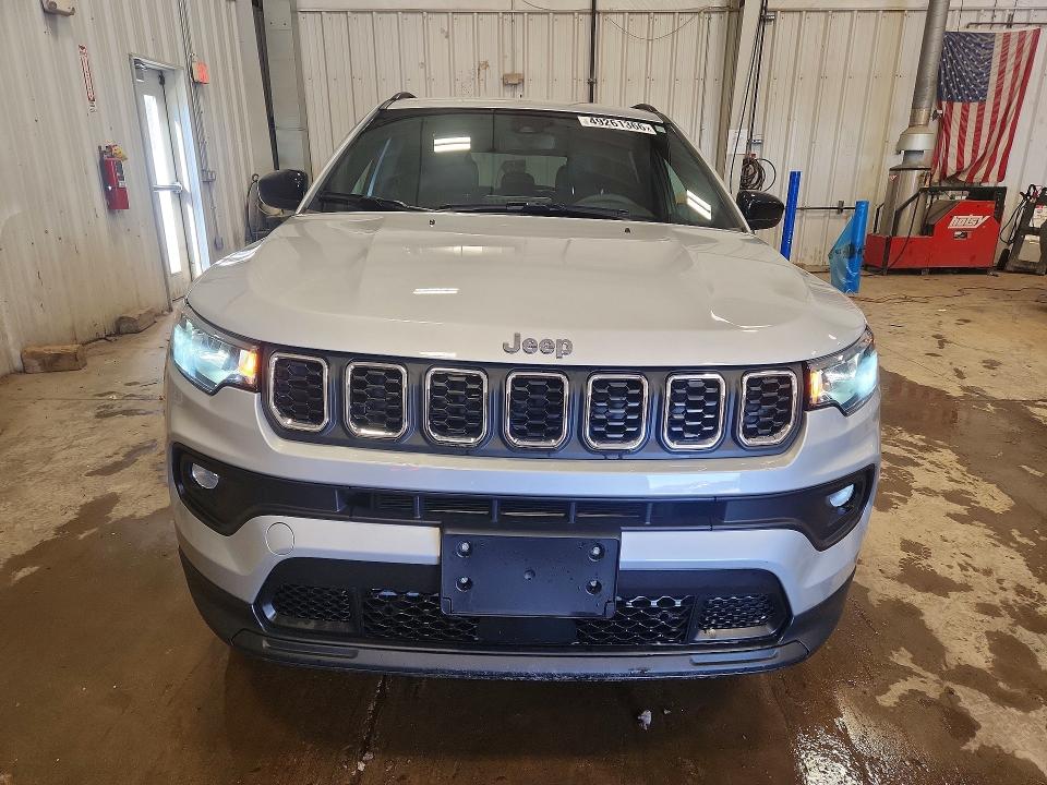 Photo 5 from auction – 2025 JEEP COMPASS with VIN 3C4NJDBN6ST520714
