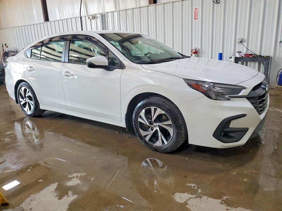 Photo 4 from auction – 2025 SUBARU LEGACY with VIN 4S3BWAD66S3015048