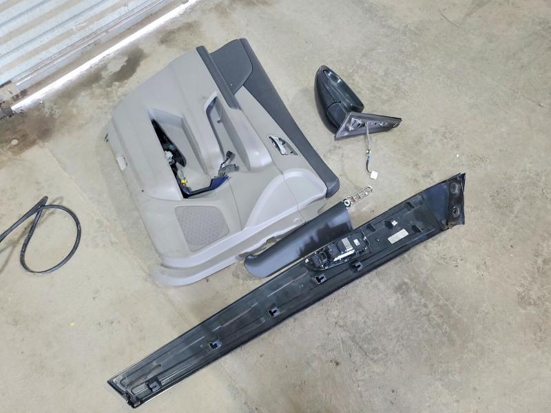 Photo 13 from auction – 2015 HONDA ODYSSEY with VIN 5FNRL5H46FB114873