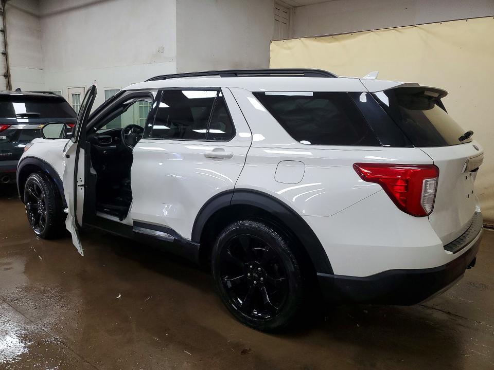 Photo 2 from auction – 2022 FORD EXPLORER with VIN 1FMSK8DHXNGB73424