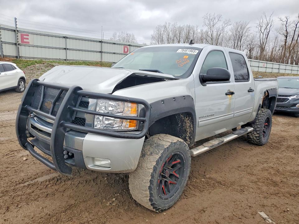 CHEVROLET SILVERADO 2011 with VIN 3GCPKSE39BG232196 - Photo from auction