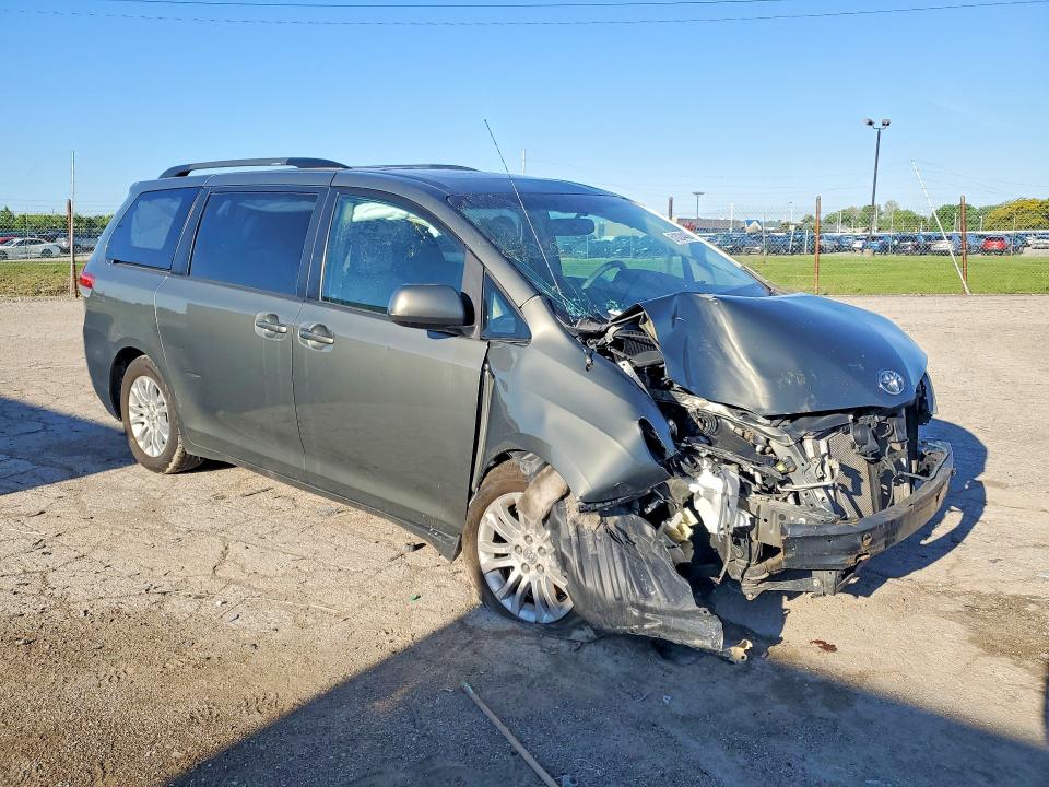 Photo 4 from auction – 2011 TOYOTA SIENNA with VIN 5TDYK3DC9BS037857
