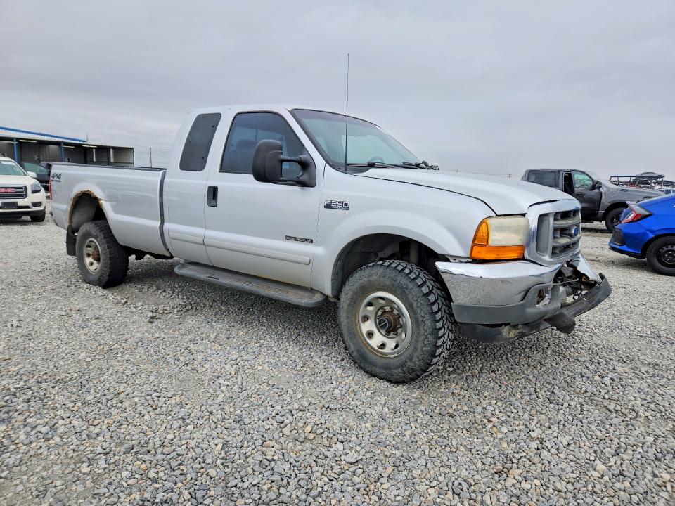 Zdjęcie 4 z aukcji – 2001 FORD F250 z VIN 1FTNX21F01EA79979