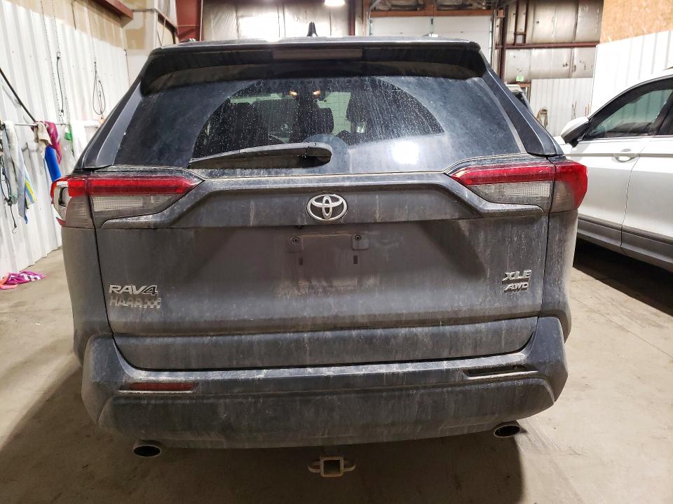 Photo 6 from auction – 2021 TOYOTA RAV4 with VIN 2T3P1RFV4MC201132