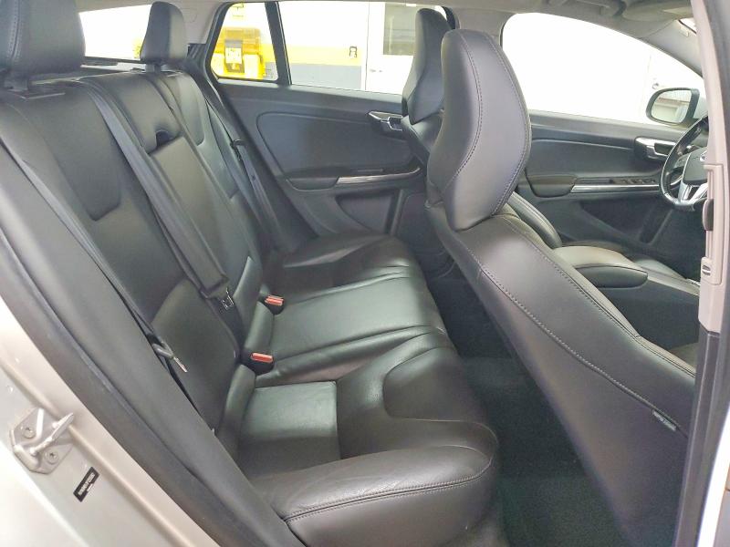 Photo 10 from auction – 2015 VOLVO V60 with VIN YV140MEK1F1255062
