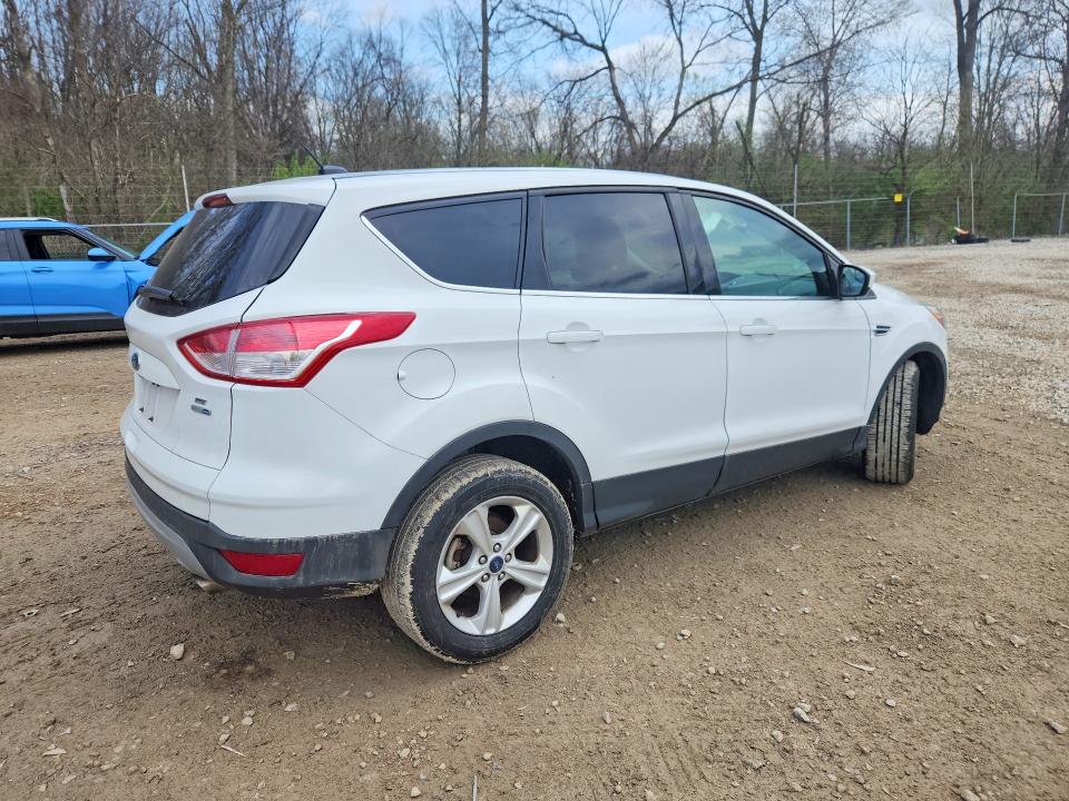 Photo 3 from auction – 2015 FORD ESCAPE with VIN 1FMCU9GX1FUB17592