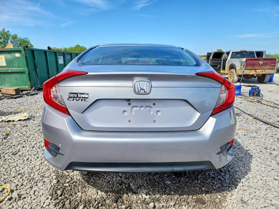 Photo 6 from auction – 2018 HONDA CIVIC with VIN 2HGFC2F59JH566723