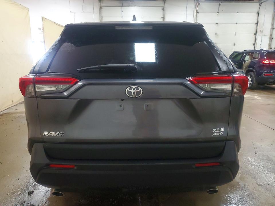 Photo 6 from auction – 2021 TOYOTA RAV4 with VIN 2T3A1RFV4MC146400