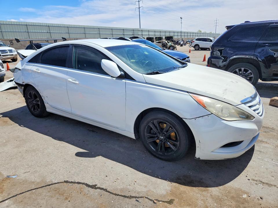 Photo 4 from auction – 2011 HYUNDAI SONATA with VIN 5NPEB4AC5BH157187