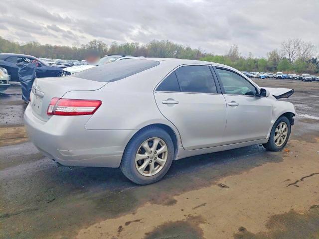 Zdjęcie 3 z aukcji – 2011 TOYOTA CAMRY z VIN 4T1BF3EK8BU719443