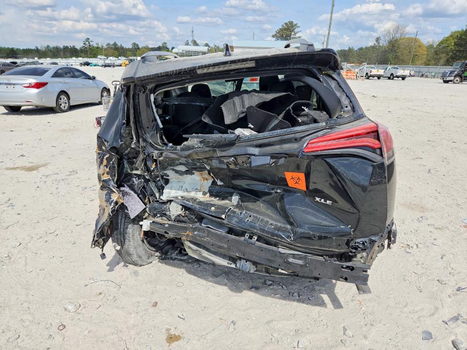 Photo 6 from auction – 2018 TOYOTA RAV4 with VIN 2T3WFREV7JW421311