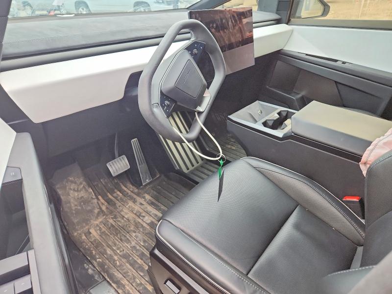 Photo 8 from auction – 2024 TESLA CYBERTRUCK with VIN 7G2CEHEE5RA031349