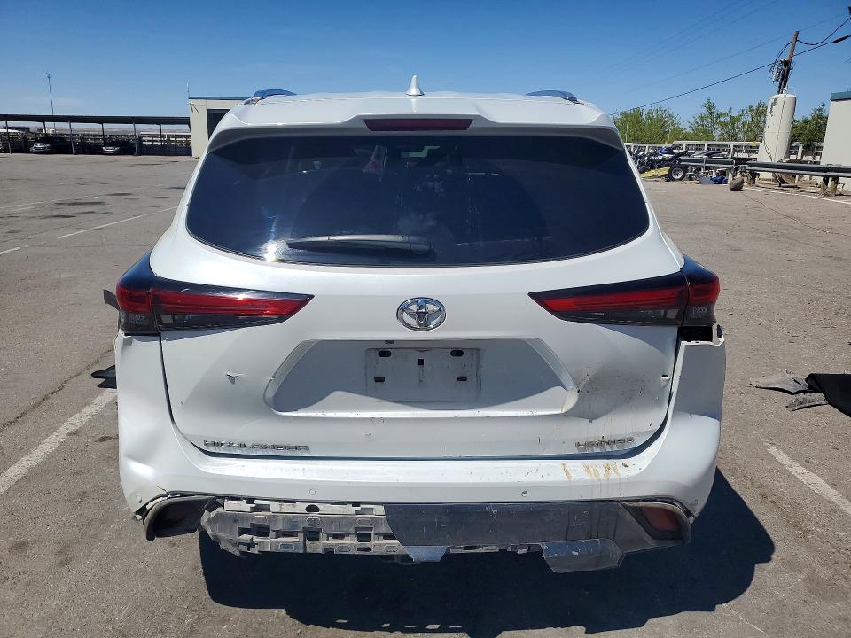 Photo 6 from auction – 2022 TOYOTA HIGHLANDER with VIN 5TDYZRAH2NS100834