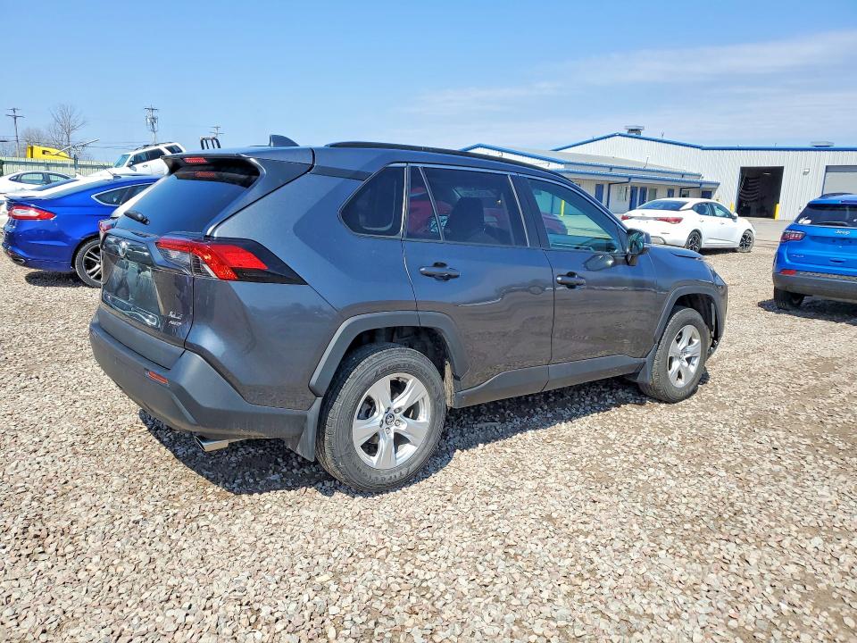Photo 3 from auction – 2021 TOYOTA RAV4 with VIN 2T3P1RFV8MC163565