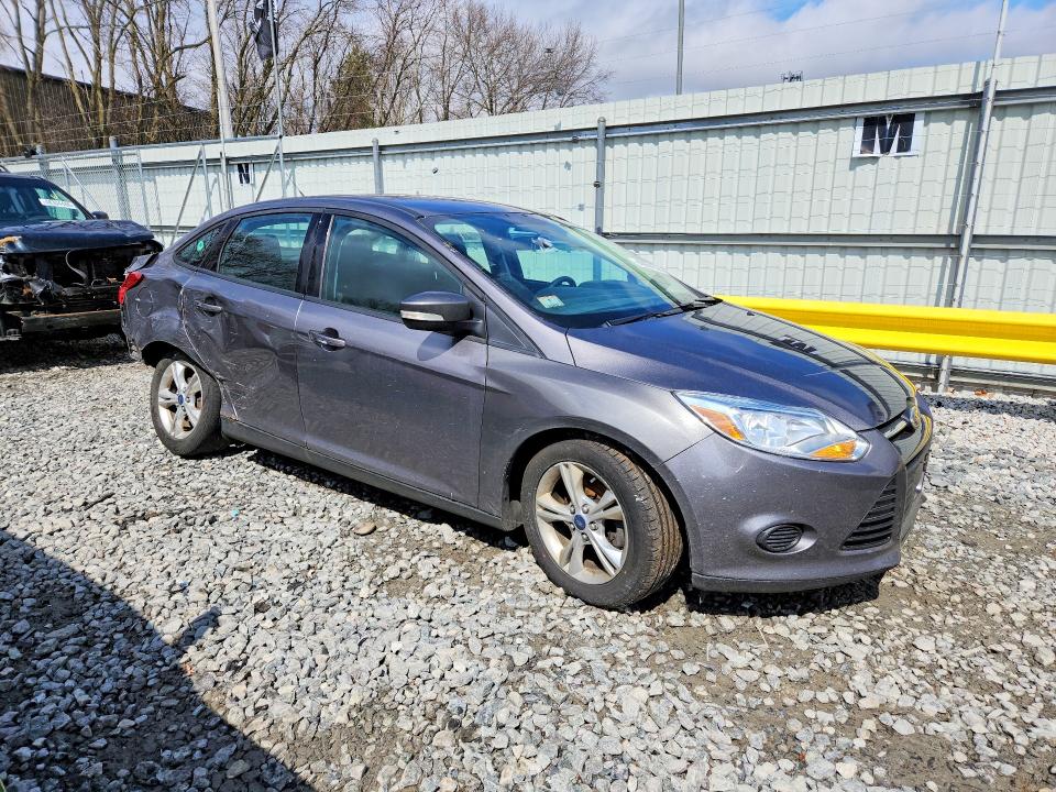 Photo 4 from auction – 2014 FORD FOCUS with VIN 1FADP3F2XEL261932