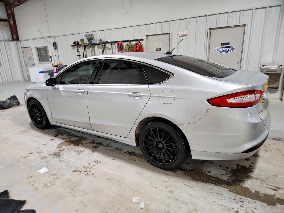 Photo 2 from auction – 2016 FORD FUSION with VIN 3FA6P0HD2GR302774