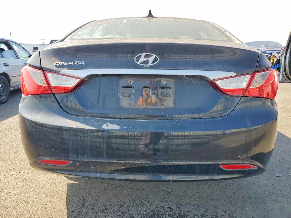 Photo 6 from auction – 2011 HYUNDAI SONATA with VIN 5NPEB4AC9BH265926