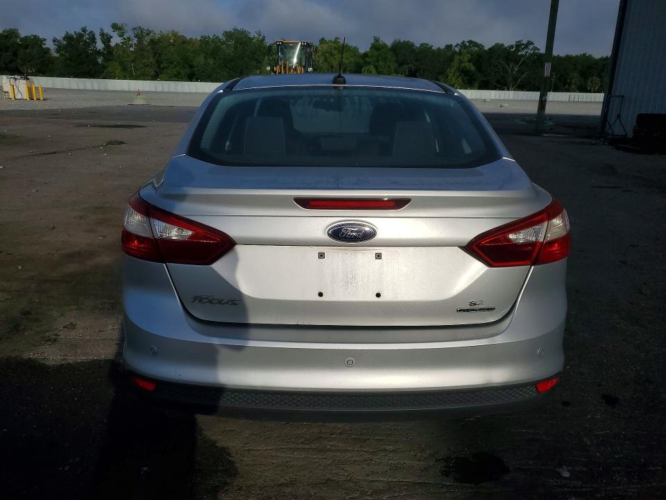 Photo 6 from auction – 2014 FORD FOCUS with VIN 1FADP3F26EL345617