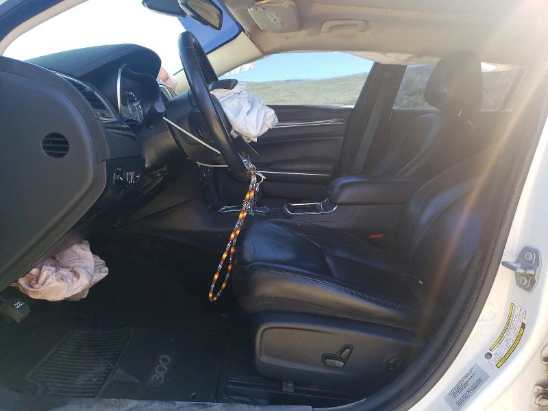 Photo 7 from auction – 2016 CHRYSLER 300 with VIN 2C3CCAAGXGH211870