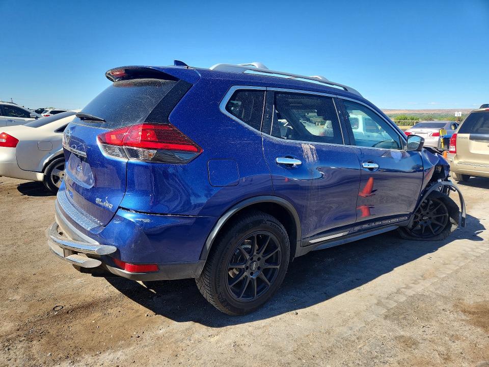 Photo 3 from auction – 2017 NISSAN ROGUE with VIN 5N1AT2MVXHC759922