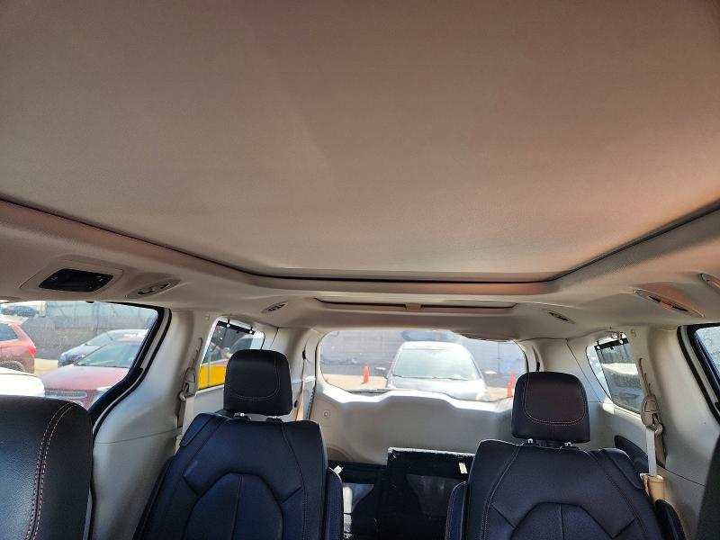 Photo 10 from auction – 2018 CHRYSLER PACIFICA with VIN 2C4RC1EG7JR271302
