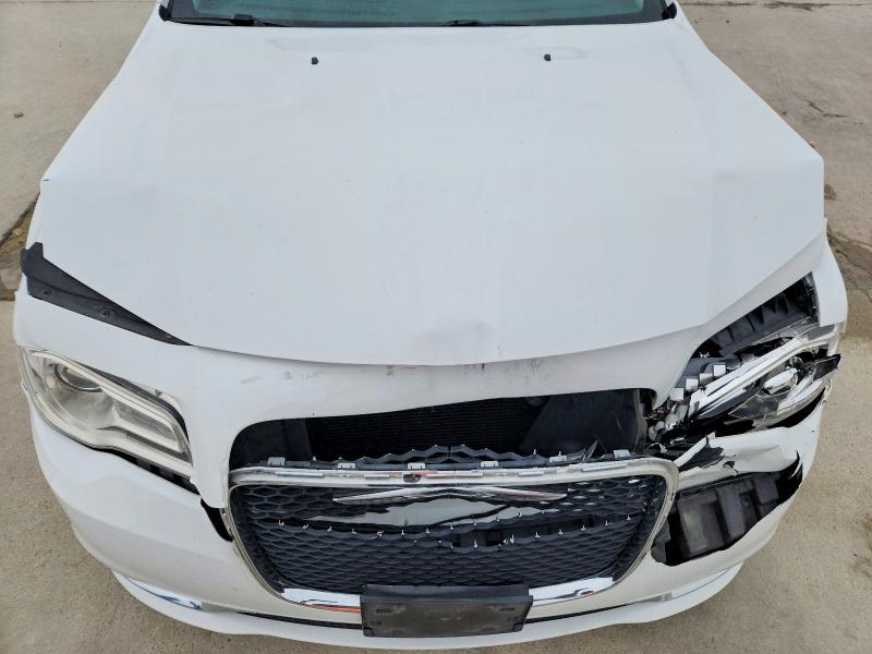 Photo 11 from auction – 2016 CHRYSLER 300 with VIN 2C3CCAAG5GH311049