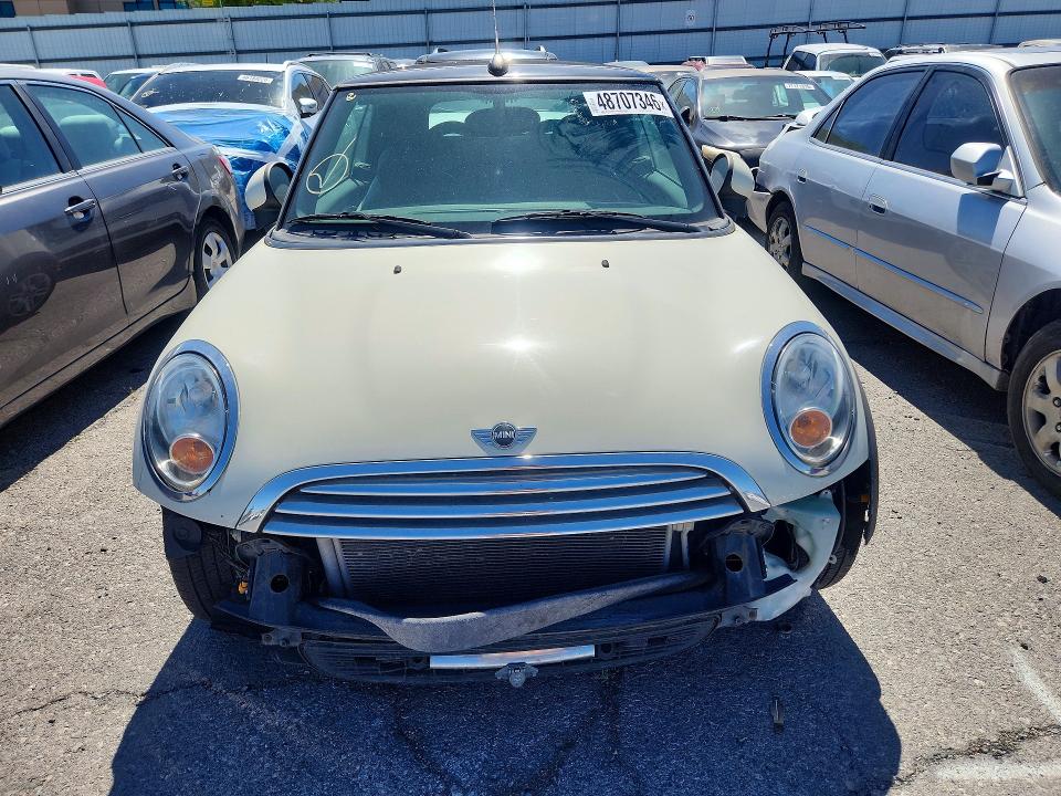 Photo 5 from auction – 2011 MINI COOPER with VIN WMWZN3C50BT265131