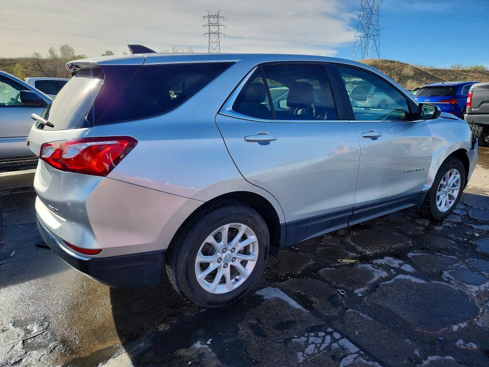 Photo 3 from auction – 2021 CHEVROLET EQUINOX with VIN 3GNAXUEV5MS133757