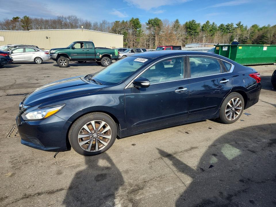 NISSAN ALTIMA 2017 with VIN 1N4AL3AP3HC165758 - Photo from auction