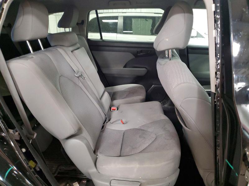 Photo 11 from auction – 2022 TOYOTA HIGHLANDER with VIN 5TDBZRBH4NS578984