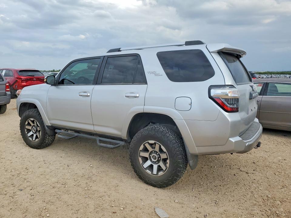 Photo 2 from auction – 2018 TOYOTA 4RUNNER with VIN JTEBU5JR0J5548085