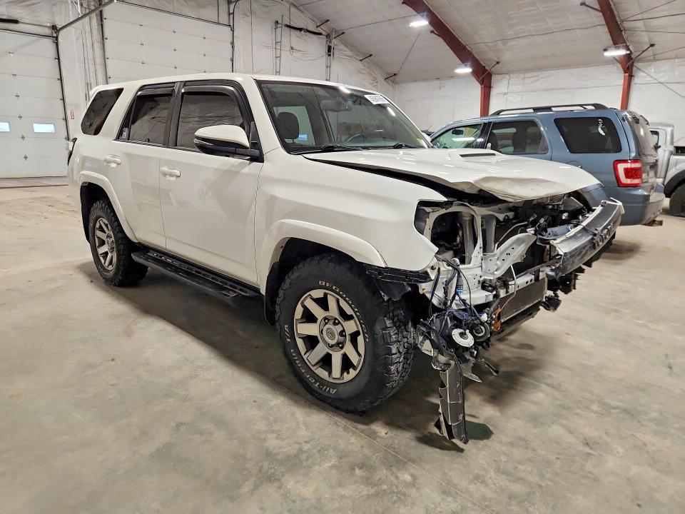 Photo 4 from auction – 2016 TOYOTA 4RUNNER with VIN JTEBU5JR2G5280780