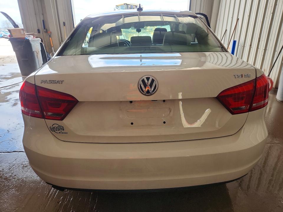 Photo 6 from auction – 2015 VOLKSWAGEN PASSAT with VIN 1VWBS7A34FC023662