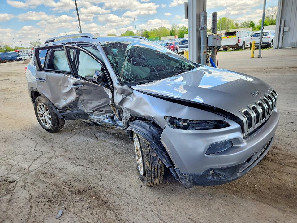 Photo 4 from auction – 2015 JEEP CHEROKEE with VIN 1C4PJLCB7FW790669