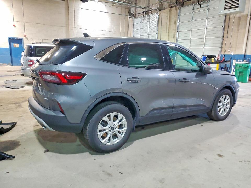 Photo 3 from auction – 2023 FORD ESCAPE with VIN 1FMCU9GN3PUB32059
