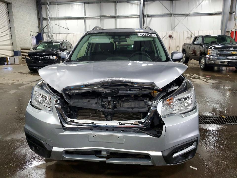 Photo 5 from auction – 2017 SUBARU FORESTER with VIN JF2SJAEC0HH810080