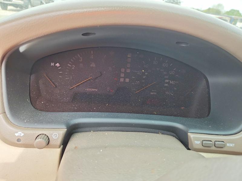 Photo 9 from auction – 2002 LEXUS LS 430 with VIN JTHBN30F220085330