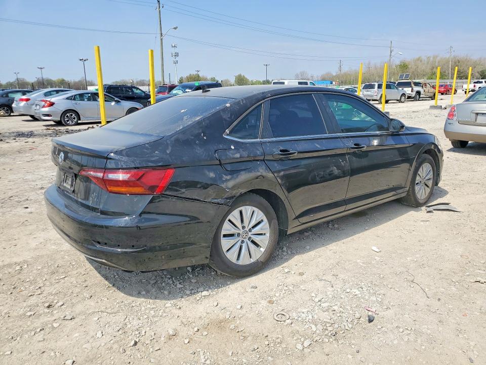 Photo 3 from auction – 2019 VOLKSWAGEN JETTA with VIN 3VWC57BUXKM110557