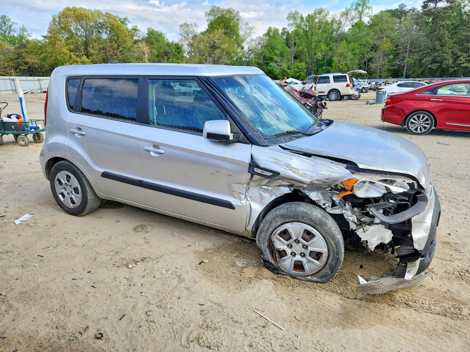 Photo 4 from auction – 2012 KIA SOUL with VIN KNDJT2A55C7457299