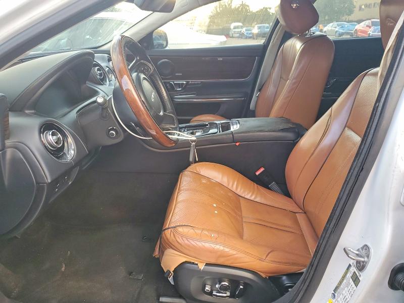 Photo 7 from auction – 2016 JAGUAR XJ with VIN SAJWA1C74G8W01849